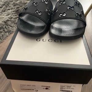 Authentic Gucci JDROO slides men’s 6/ women’s 7.5